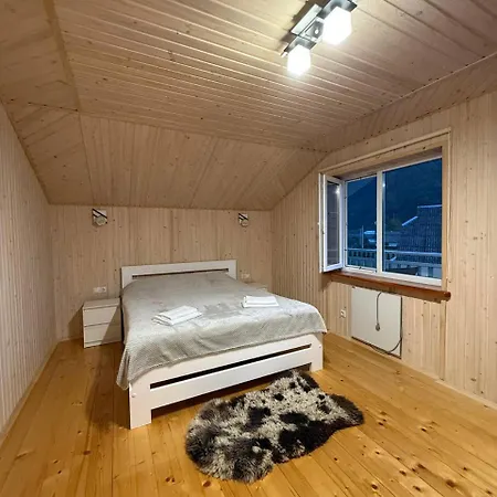 Летний дом Carpathian House *